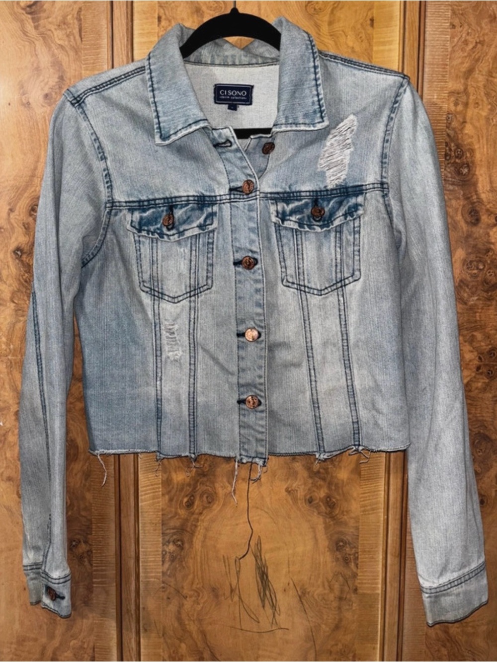 Ci Sono Light Wash Cropped Distressed Denim Jacket juniors size Large